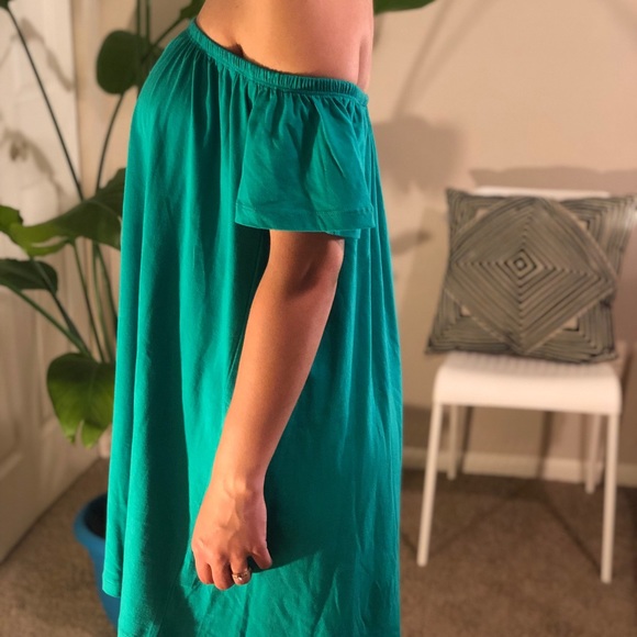 Green Off the Shoulder Dress - Picture 2 of 4